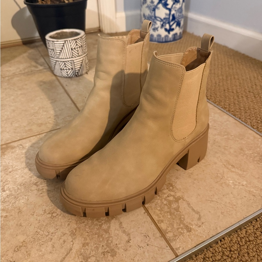 Women's Tan Ankle Boots